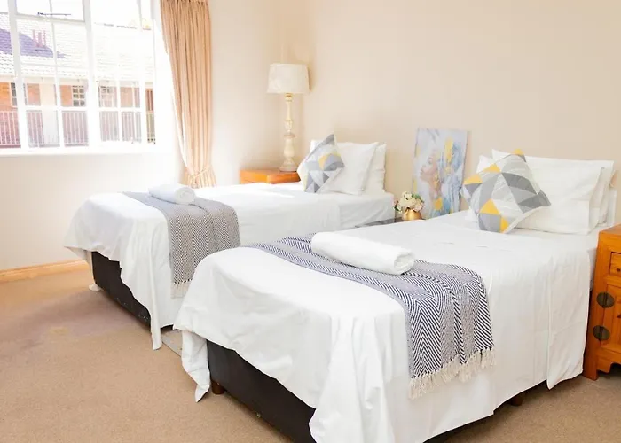 Lovely Spacious Two Bedroom Apartment